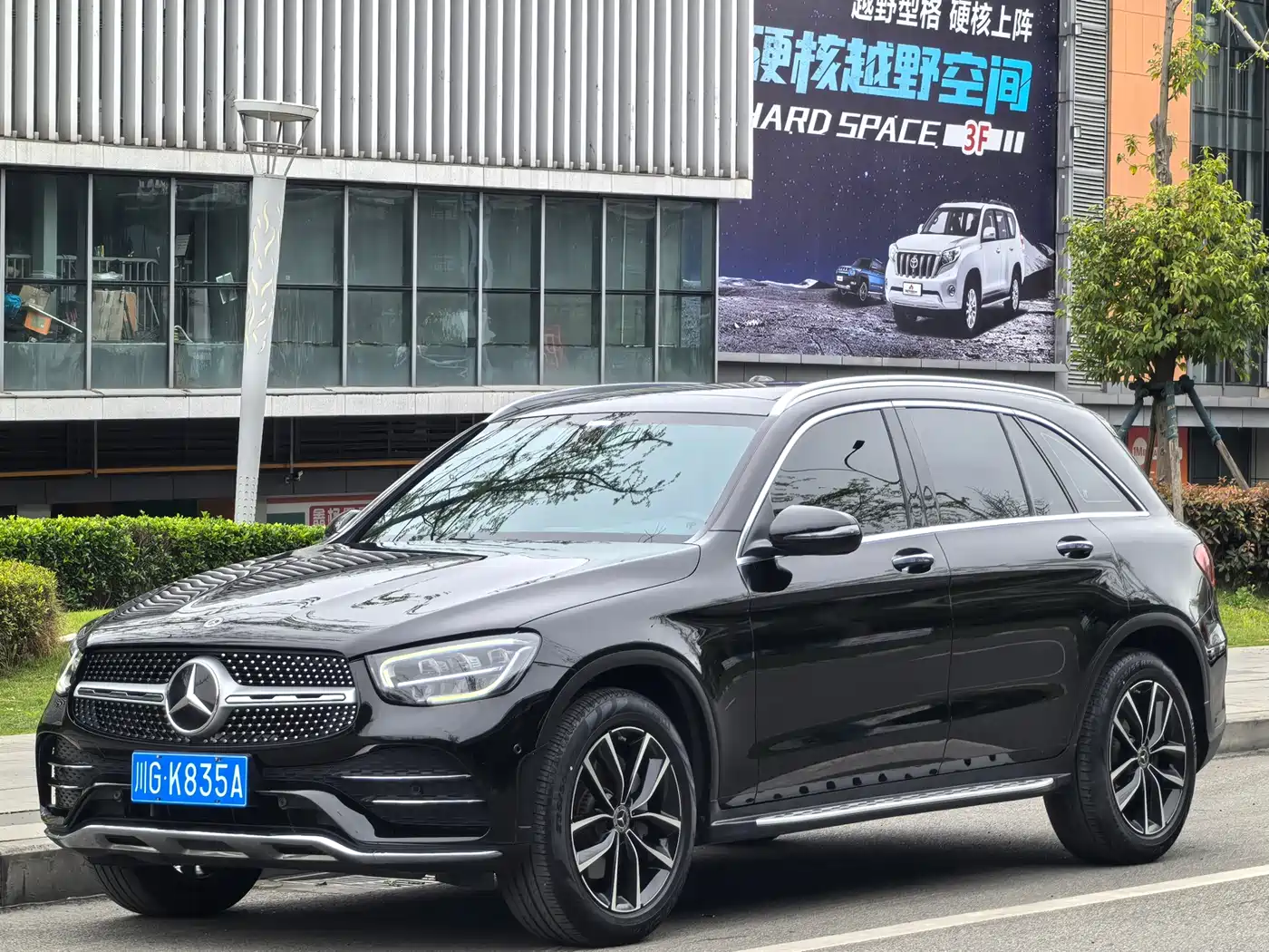 MERCEDES-BENZ GLC