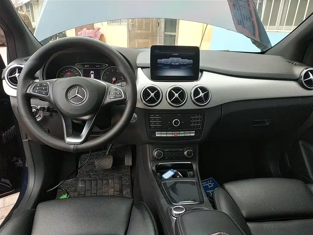 Mercedes-Benz B-Class 2018 B 200 Sport фото 10