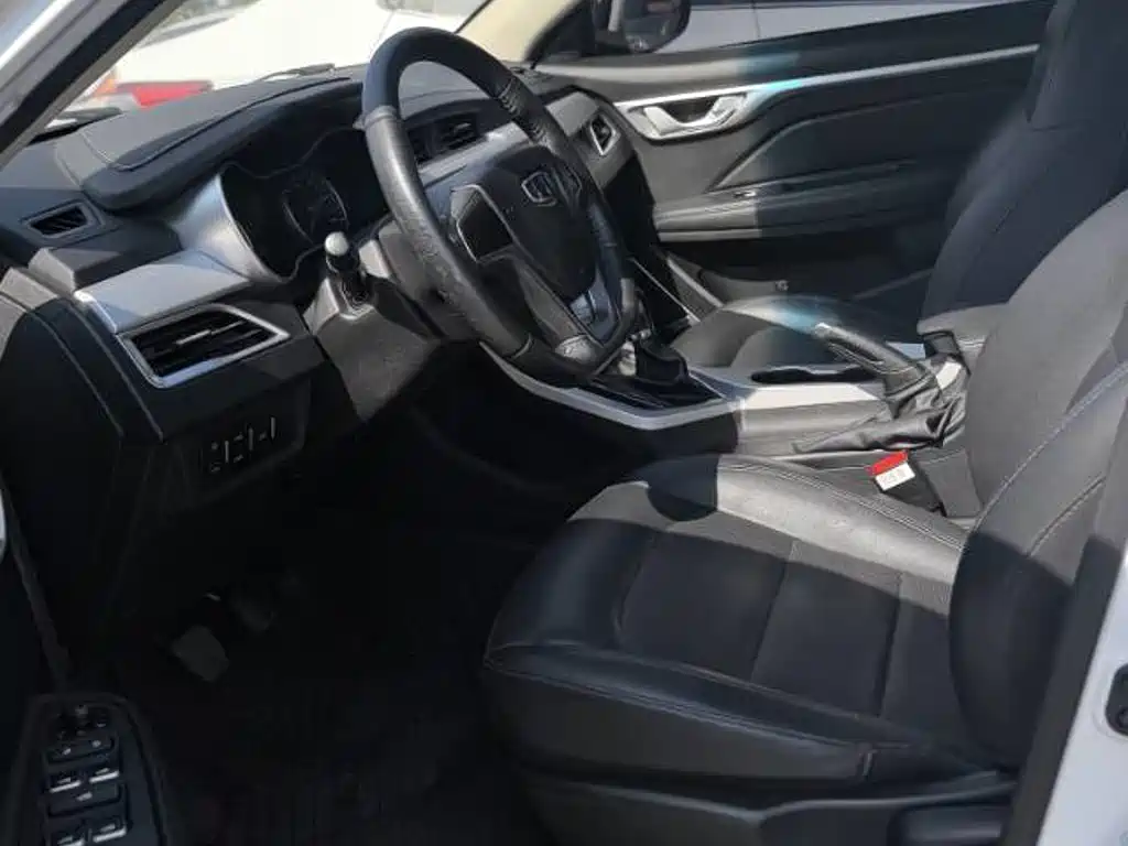 Фото 7 - Geely Vision