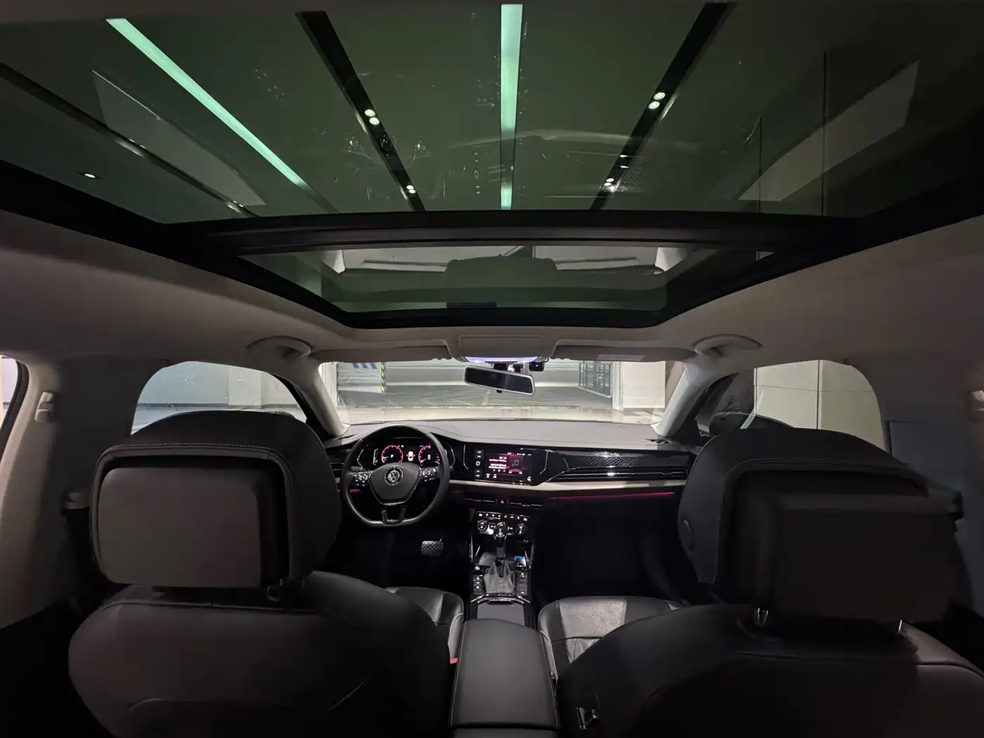 Volkswagen Passat 2020 330TSI Luxury Edition China VI фото 22