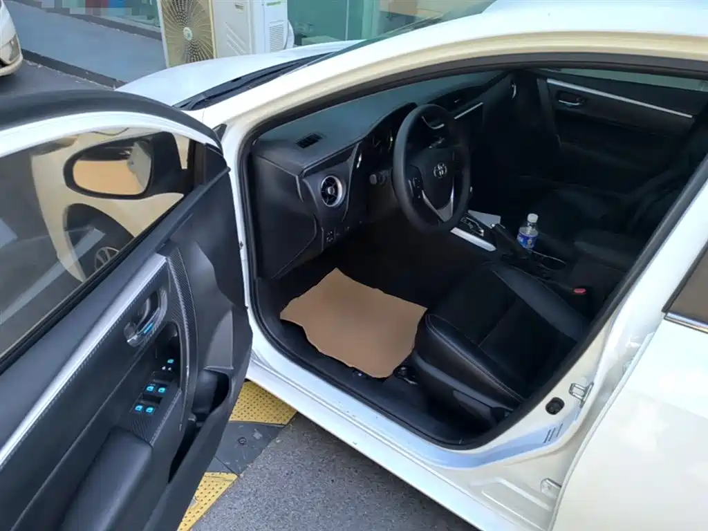 Toyota Corolla 2017 Facelift 1.2T S-CVT GL-i фото 15