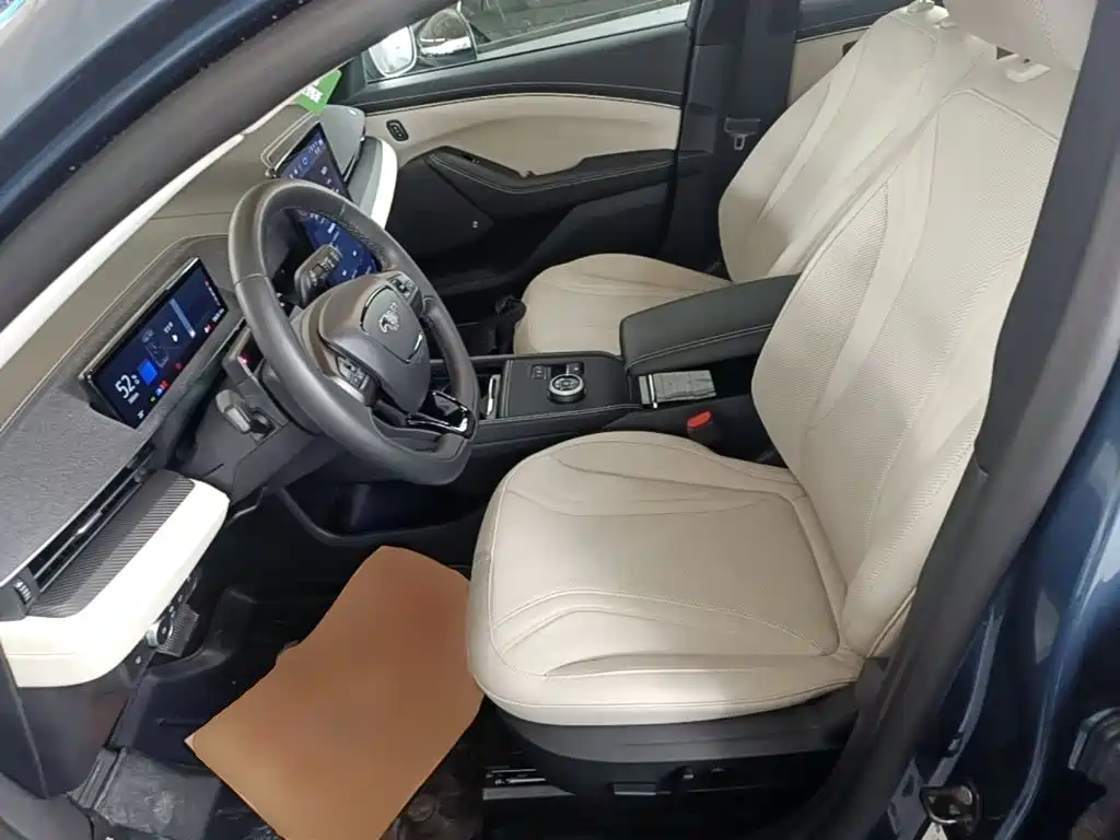 Ford Mustang Mach-E 2022 2021 Boundless RWD Luxury (Long Range)