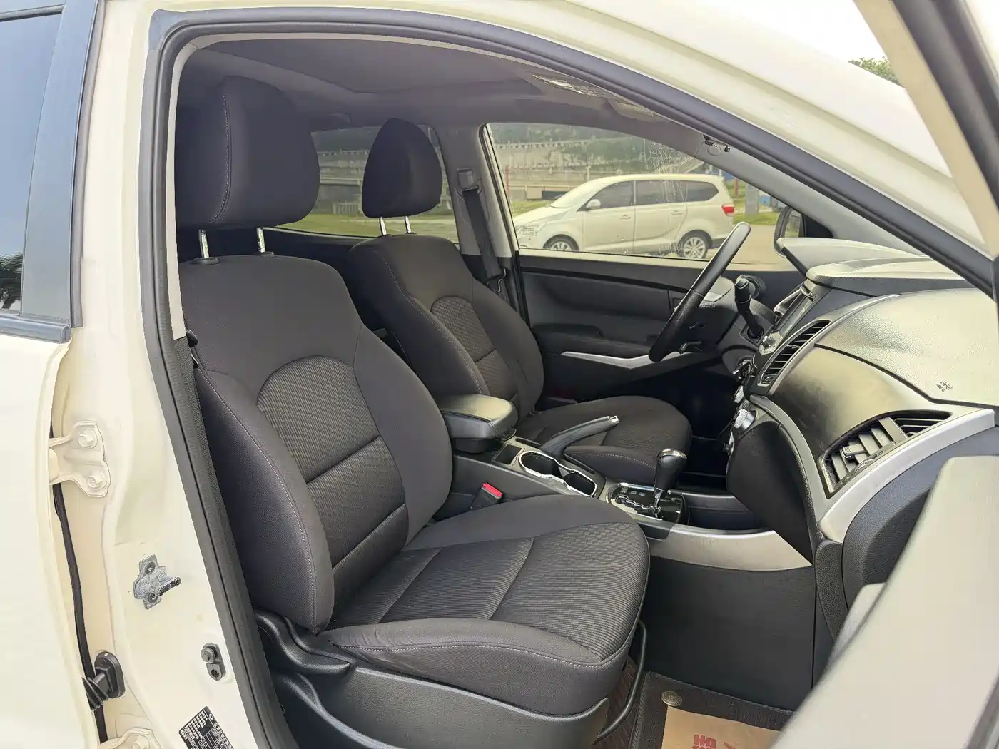 SsangYong Korando 2018 2015 2.0L 2WD Automatic Pure Edition
