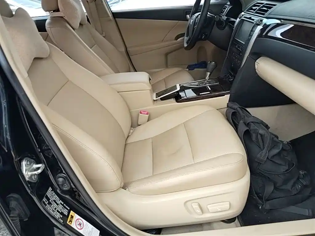 Toyota Camry 2015 2.5G Luxury Navigation Edition фото 24