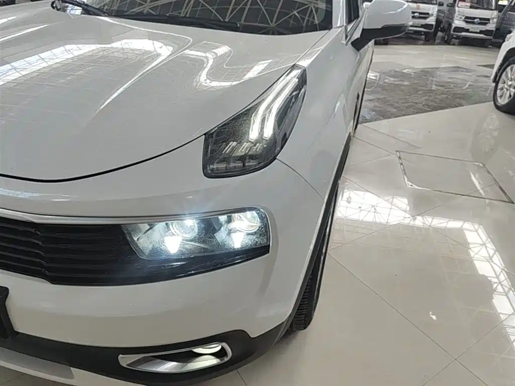 Lynk & Co 01 2017 2.0T 2WD Pro Version фото 24