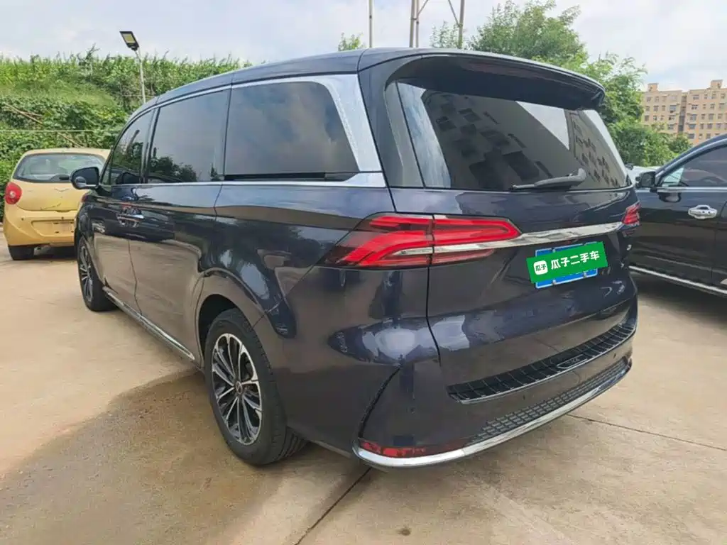 Фото 5 - Roewe iMAX8