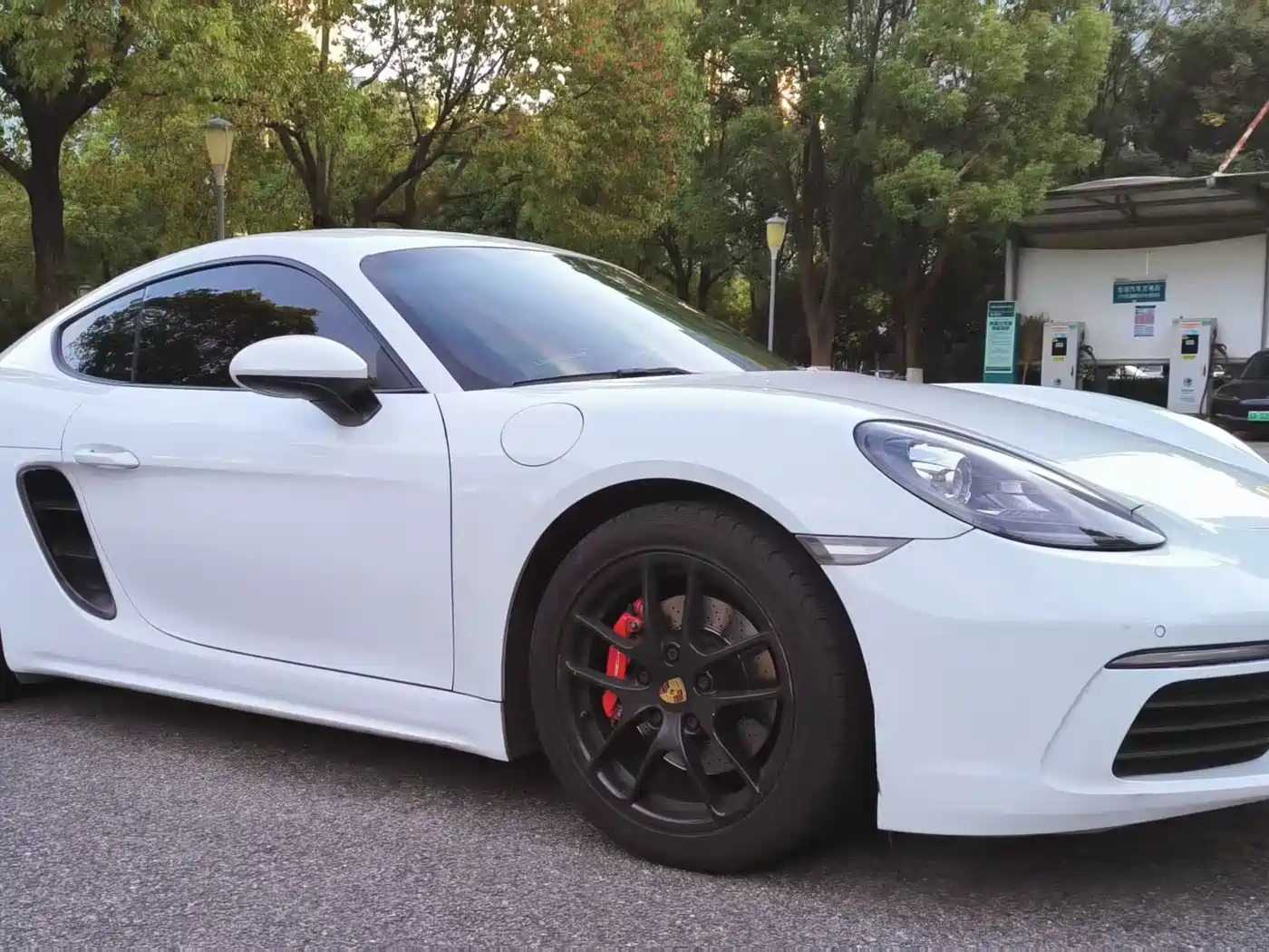 PORSCHE 718
