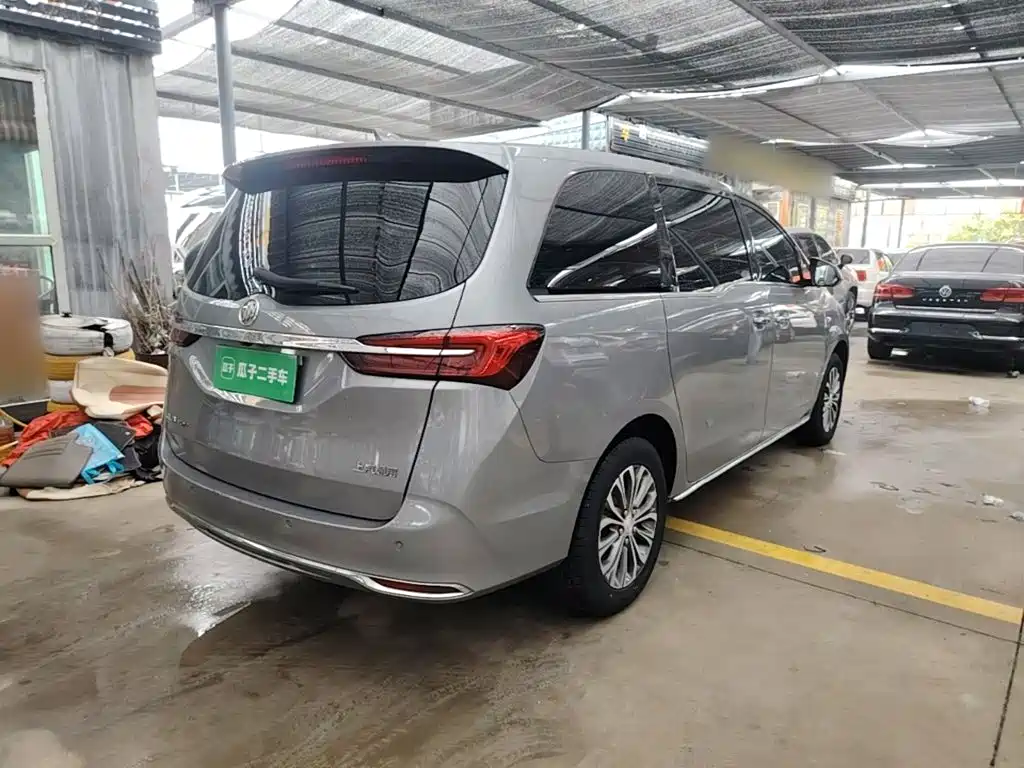 Photo 7 - Buick GL8