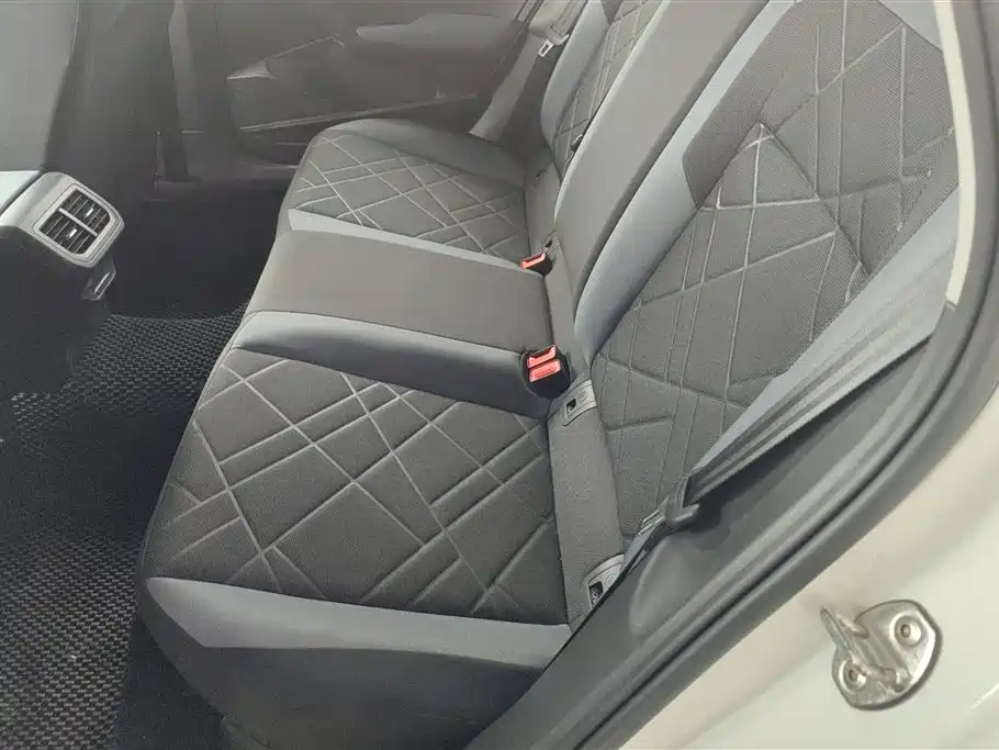Volkswagen Lavida 2023 Facelift 1.5L Auto Comfort Edition фото 11