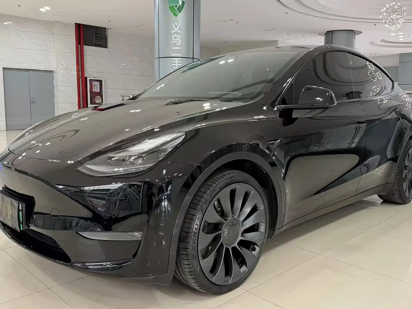 TESLA MODEL Y