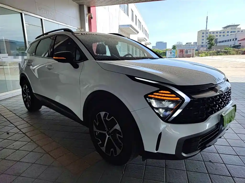 Kia Sportage 2023 2.0L HEV 2WD Flagship Edition фото 4