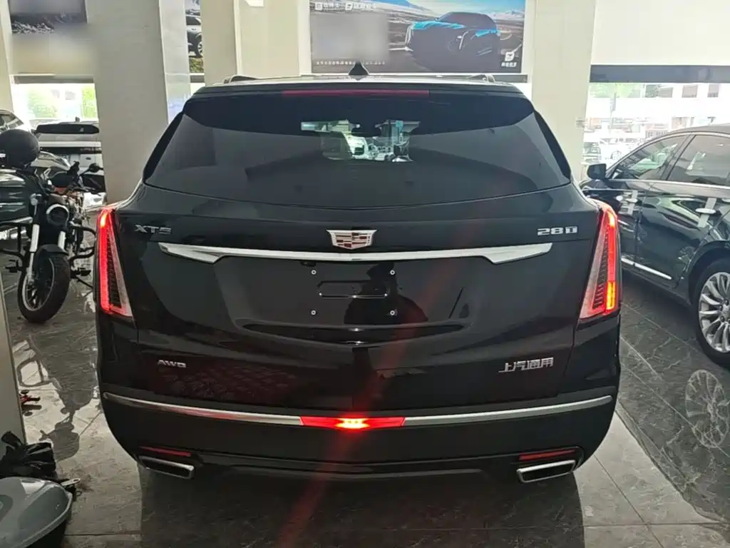 Photo 6 - Cadillac XT5