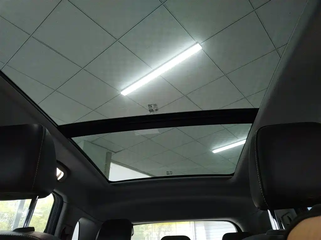 ROEWE RX5 NEW ENERGY