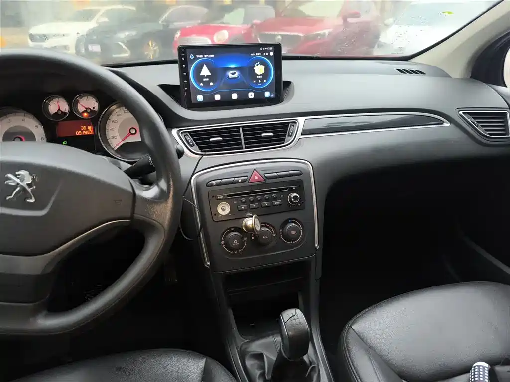 Peugeot 308 2014 Model Joy Edition Classic 1.6L Manual Superior Style фото 13