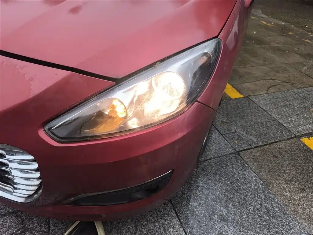 Peugeot 308 2014 Model Joy Edition Classic 1.6L Manual Superior Style фото 24