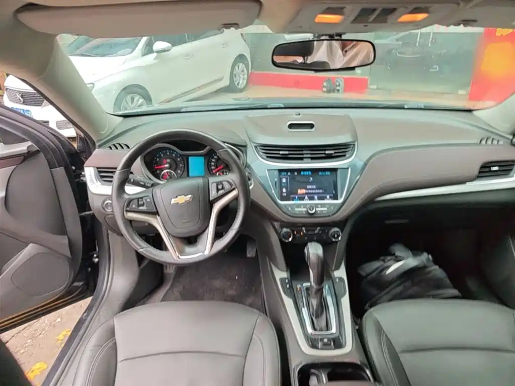 Chevrolet Malibu 2016 2.0L Automatic Luxury фото 10