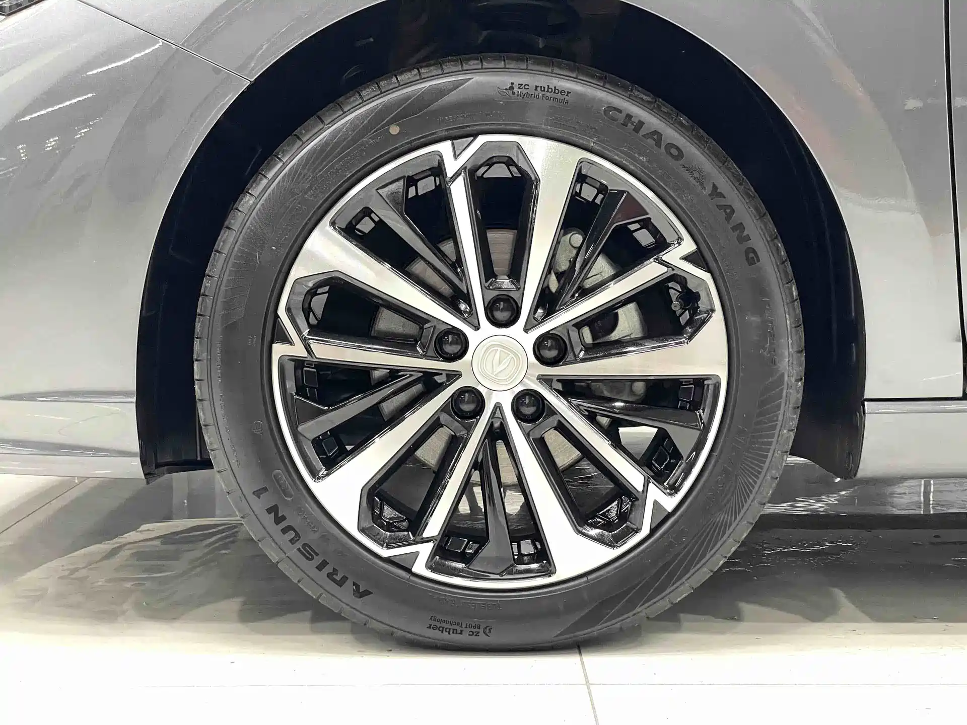 Фото 13 - Changan Eado