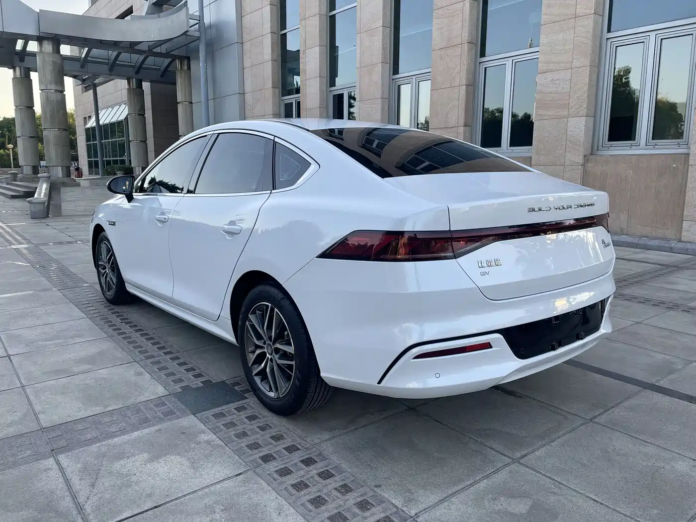 BYD Qin PLUS 2021 EV 400KM Luxury Model фото 5