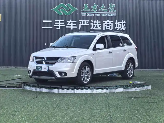  Dodge Journey 2013 Model 2.4L 2WD Premium Edition