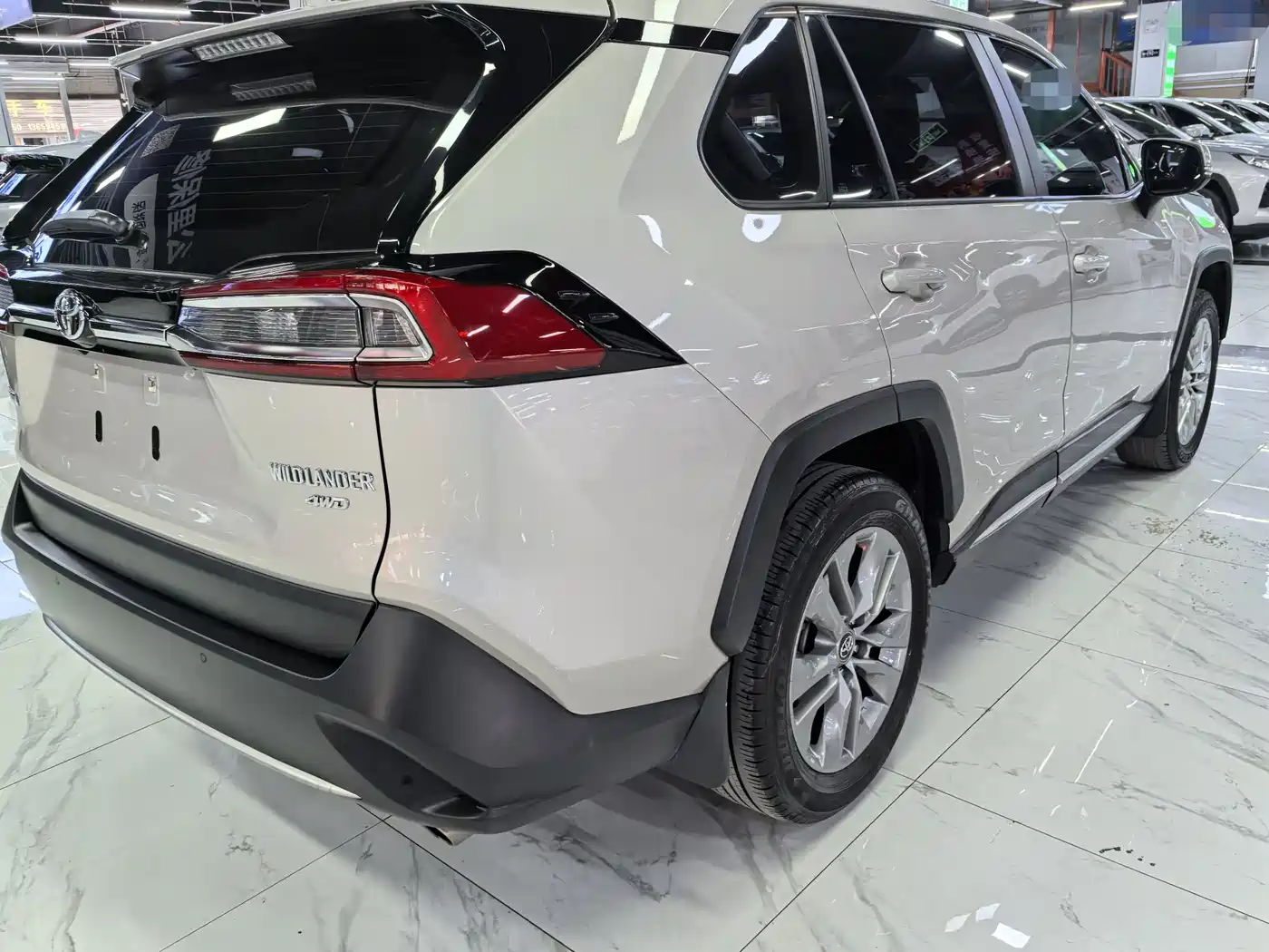 Toyota Wildlander 2021 2.0L CVT 4WD Luxury Edition фото 6
