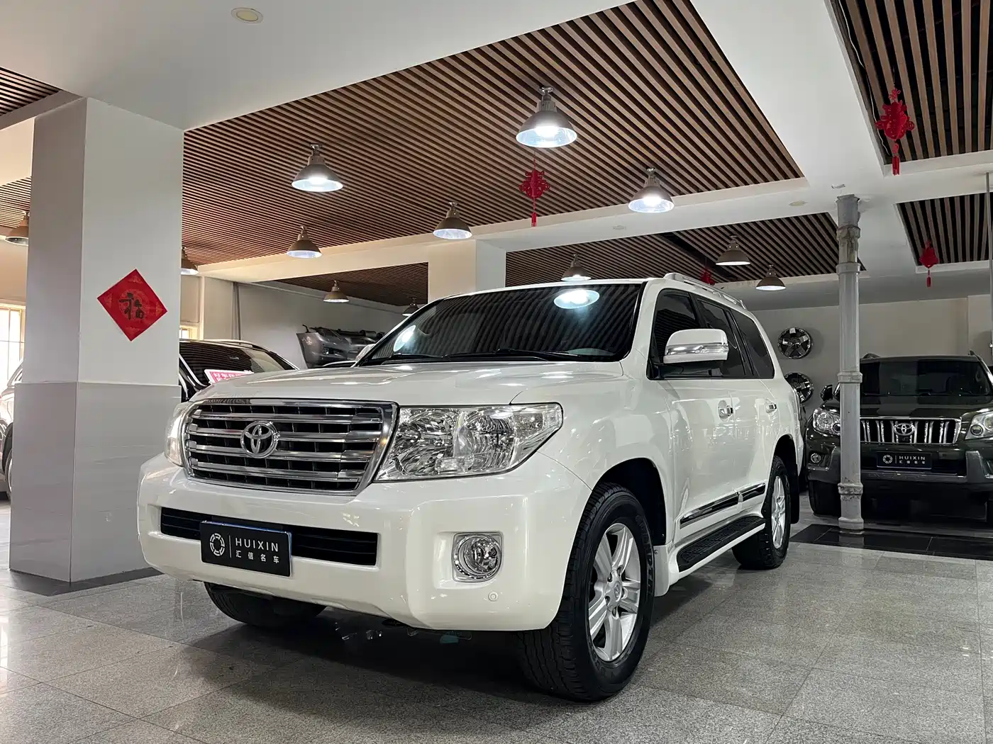 Toyota Land Cruiser (Import) 2015 4.0L V6 Middle East Low Configuration Edition