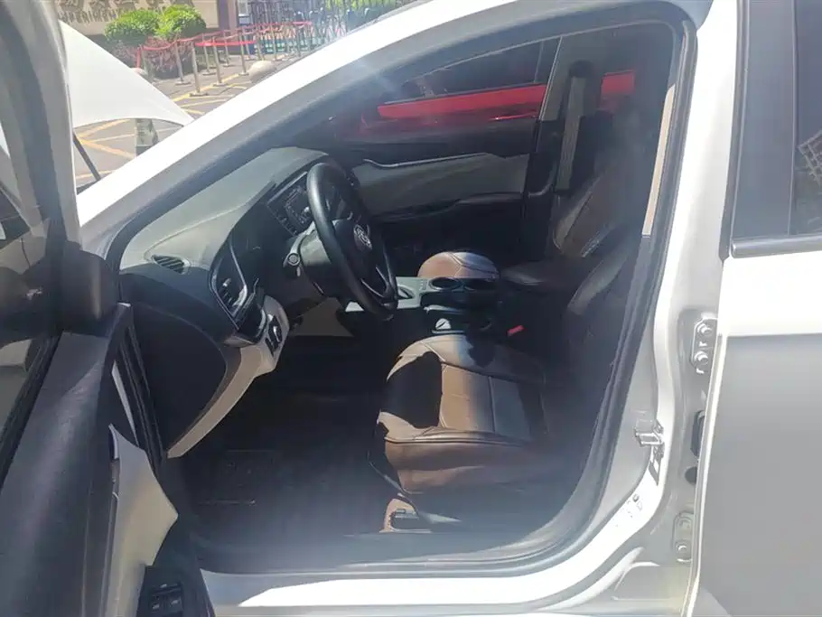 Buick Excelle 2017 15N Automatic Elite фото 9