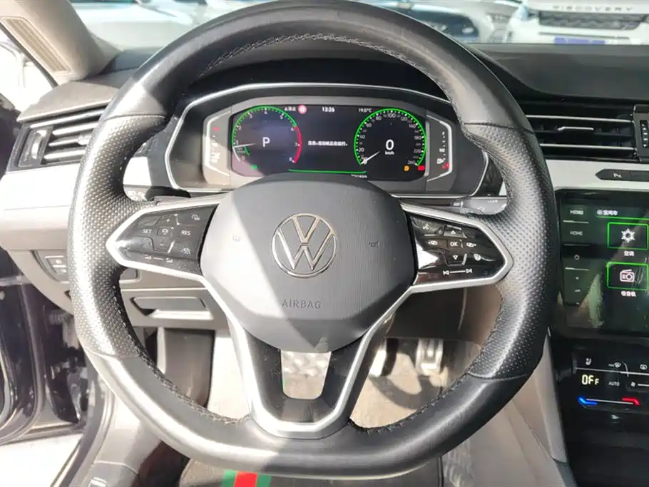 Volkswagen Magotan 2023 Model 2 Million Commemorative Edition 330TSI DSG Luxury фото 15