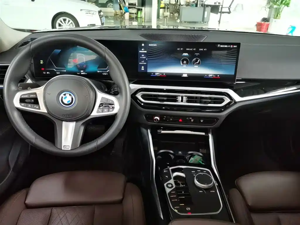 BMW i3 2022 eDrive 35 L фото 10