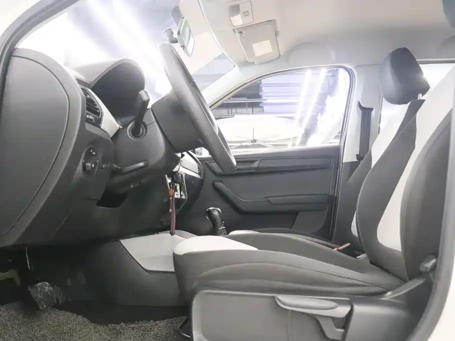 Škoda Fabia 2016 2016 1.4L Automatic Car Enjoy Edition