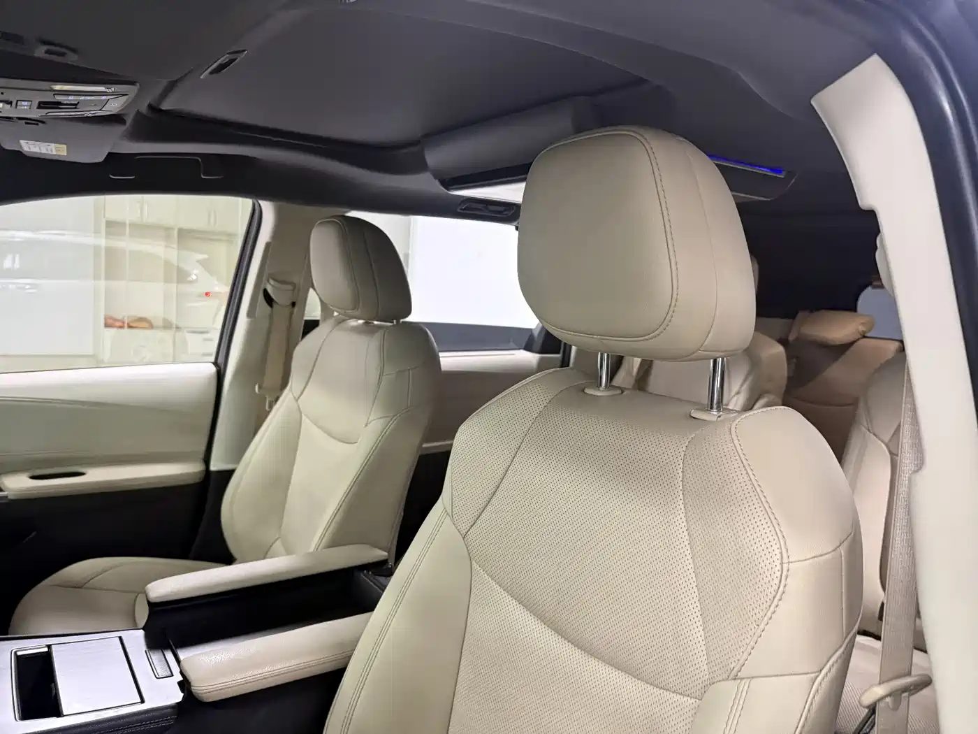 Toyota Sienna 2021 2.5L Hybrid Ultimate Edition фото 12
