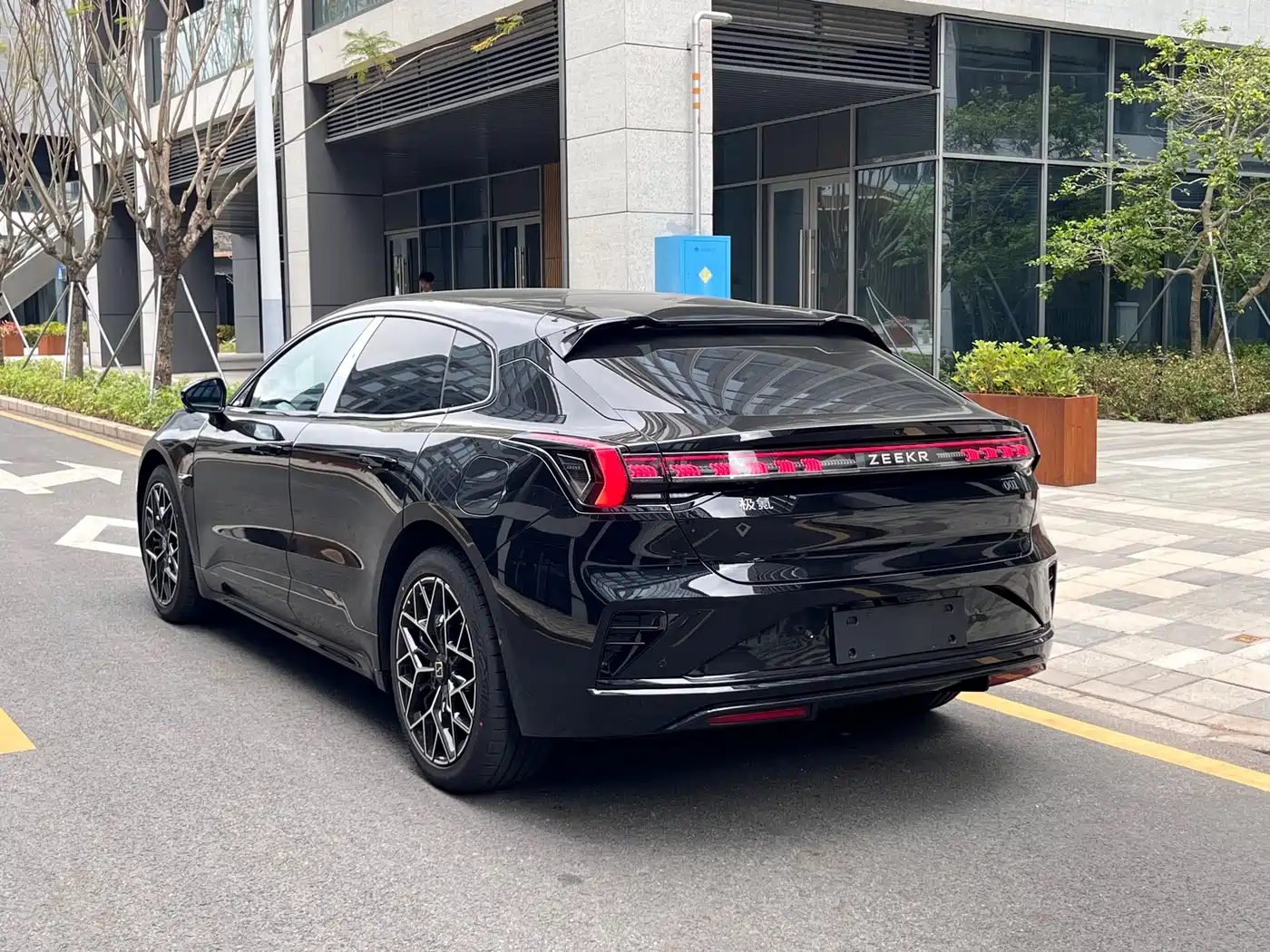 ZEEKR EXTREME KRYPTON 001