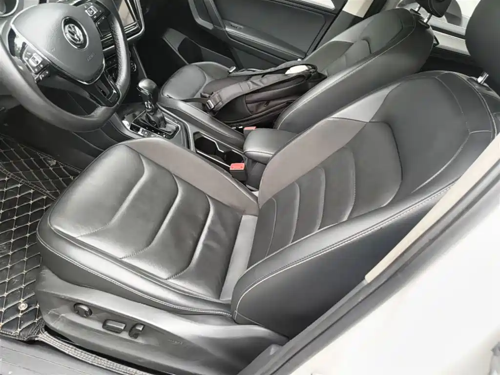 Volkswagen Tiguan L 2018 Facelift 330TSI Automatic 2WD Luxury Edition фото 11