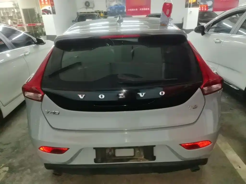 Фото 6 - Volvo V40