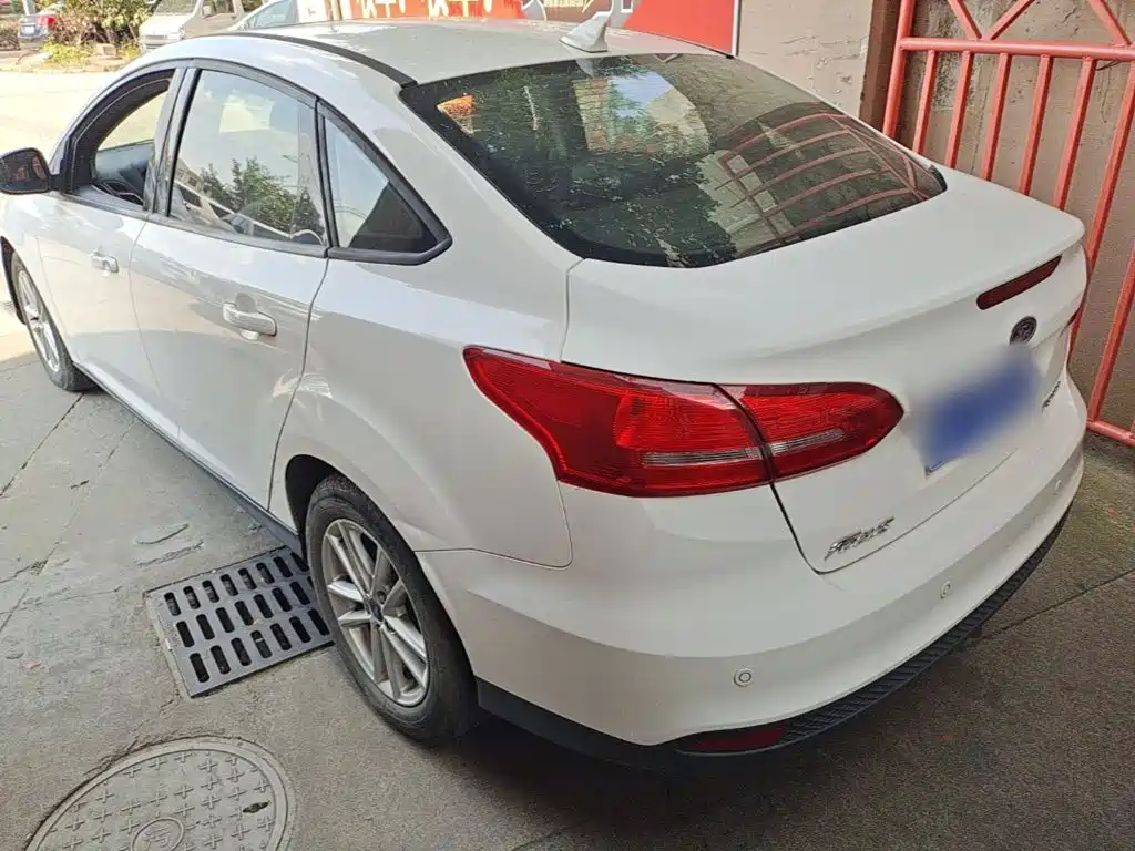Фото 5 - Ford Focus