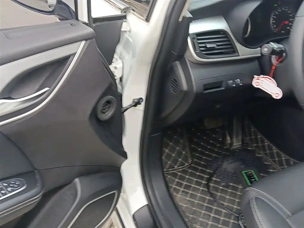 BYD Song MAX 2021 Upgrade 1.5T Automatic Luxury Edition 7-Seater фото 16