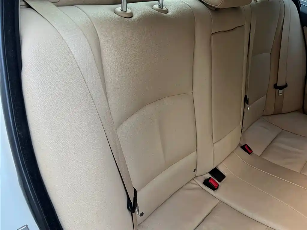 BMW 5 Series (Import) 2013 520i Elegance фото 19