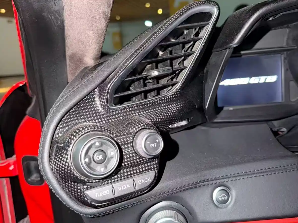 Ferrari 488 2015 488 GTB фото 8