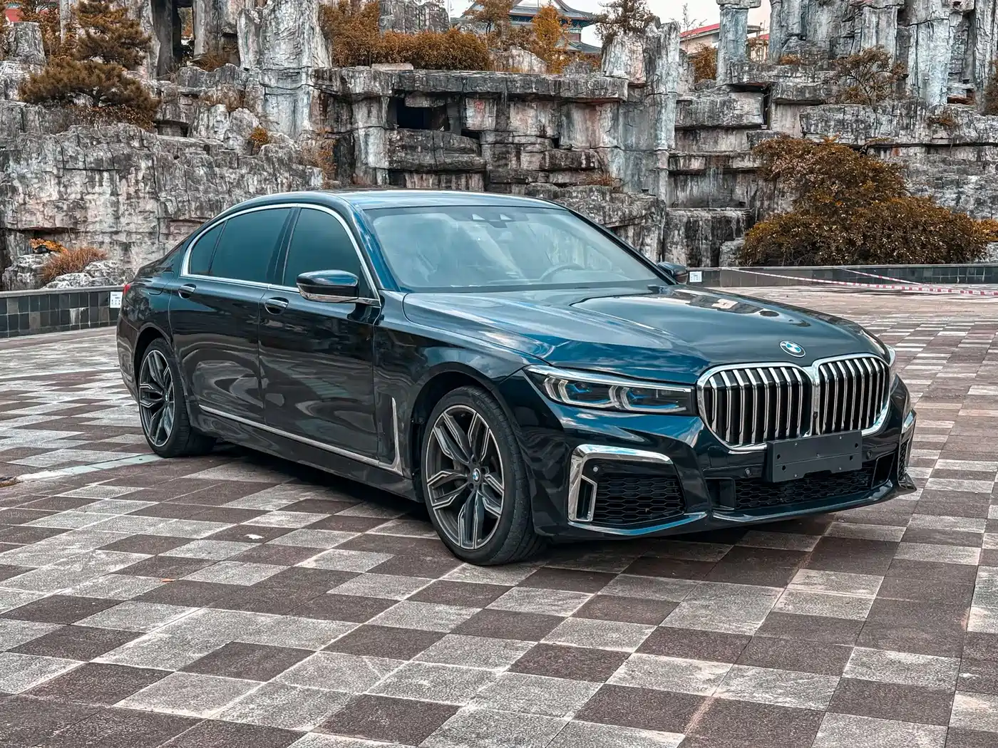 Photo 3 - BMW 7 Series