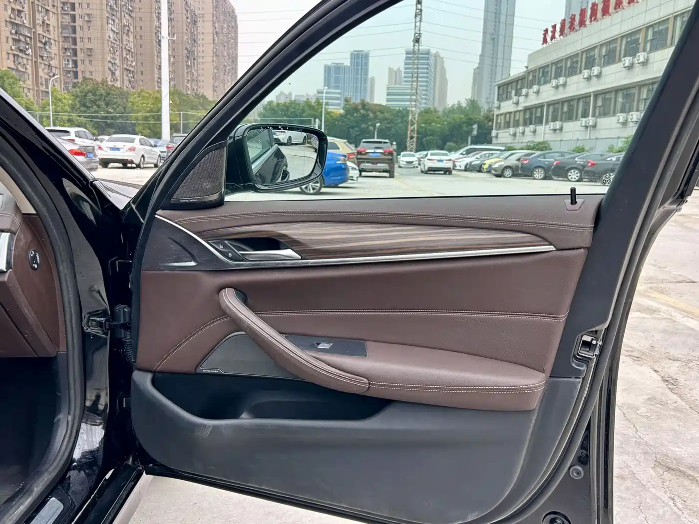 BMW 5 Series 2023 530Li Leading Luxury Package фото 19
