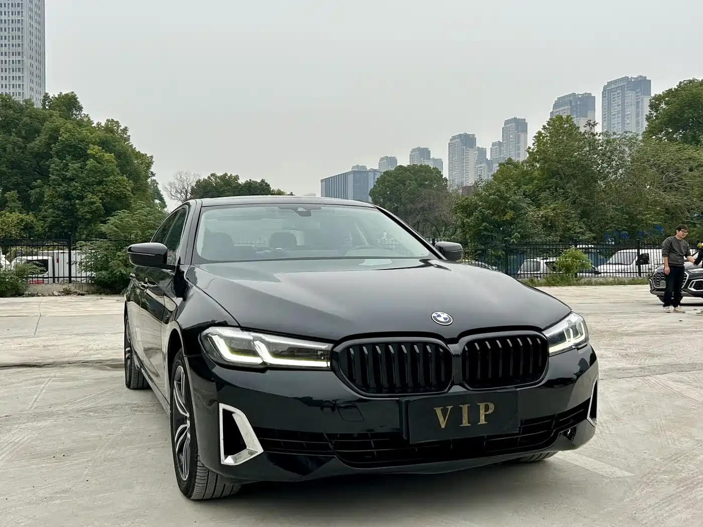 BMW 5 Series 2023 530Li Leading Luxury Package фото 4