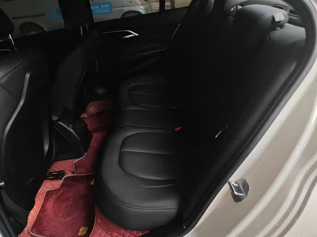 BMW 1 Series 2019 118i M Sport Package фото 13