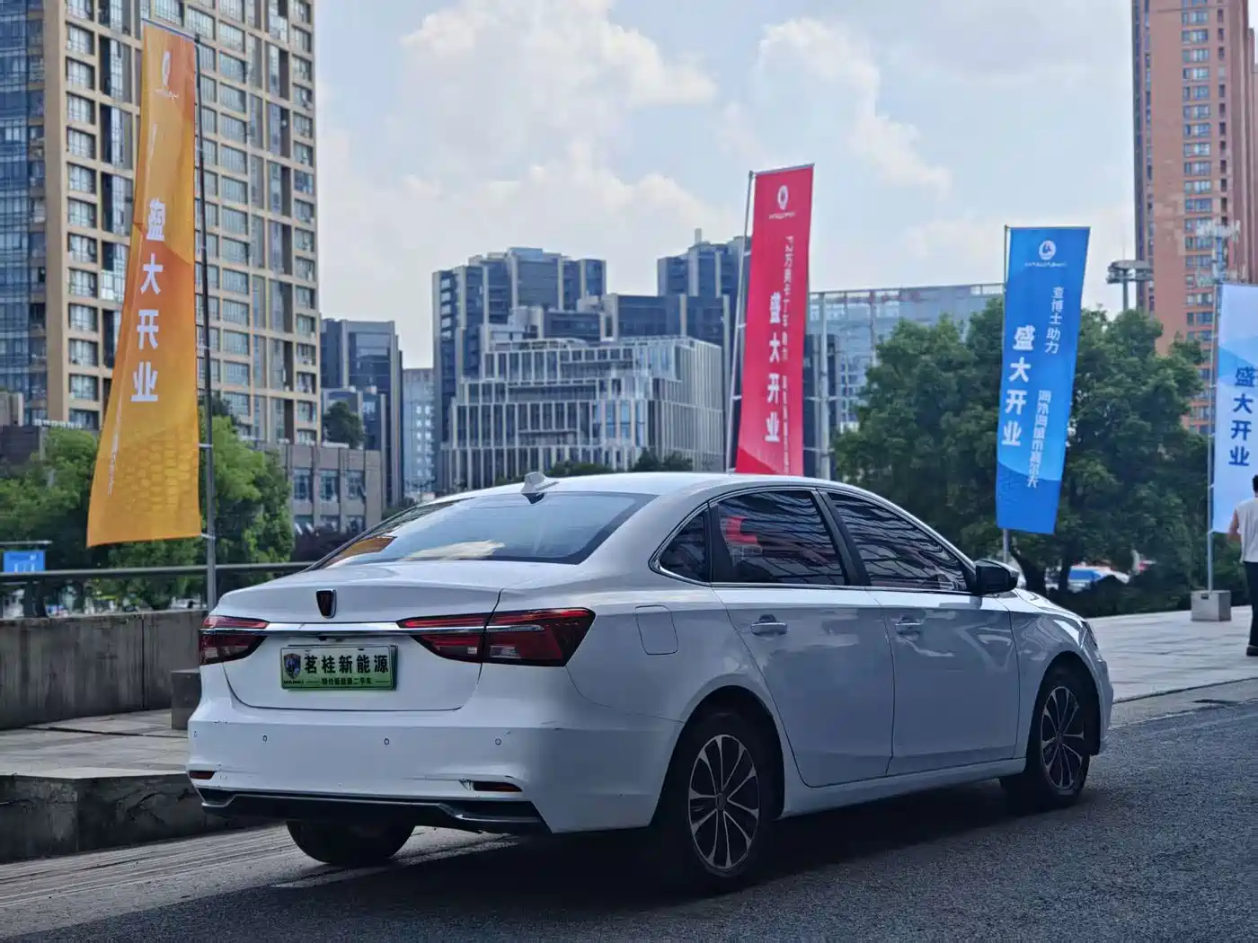Roewe i6 New Energy 2020 2019 PLUS 50T 4G Connected Glory Luxury Edition