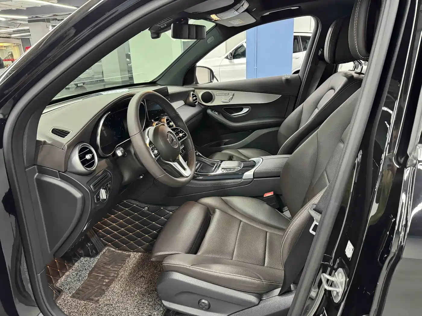Mercedes-Benz GLC 2021 GLC 260 L 4MATIC Sporty фото 14