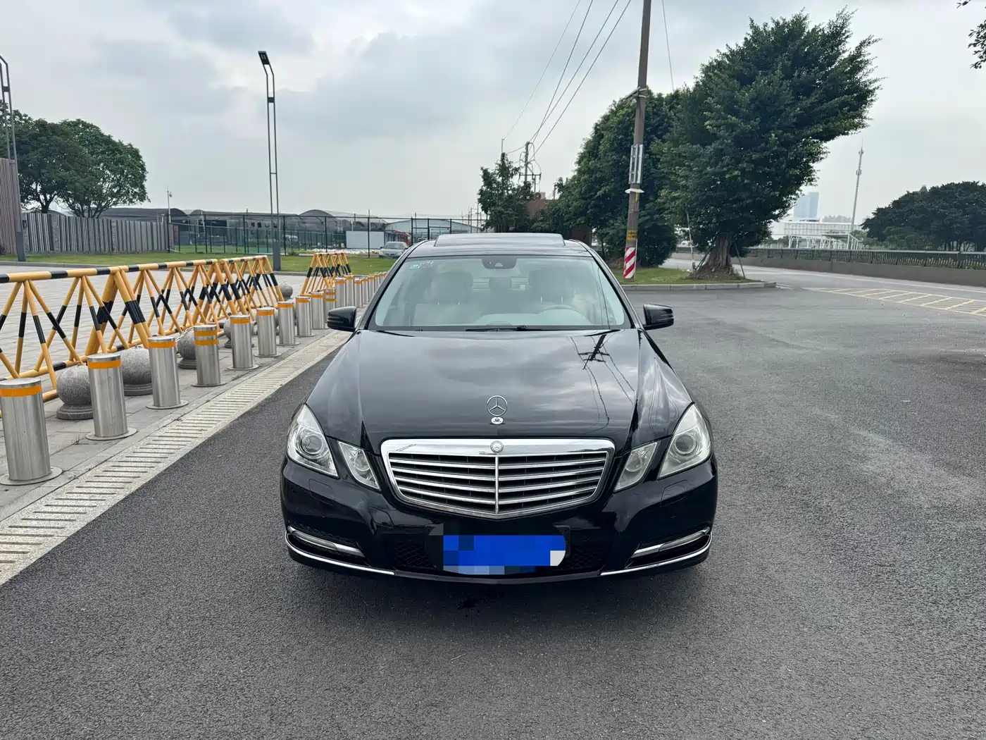 Mercedes-Benz E-Class 2012 E 300 L Fashion Luxury фото 2