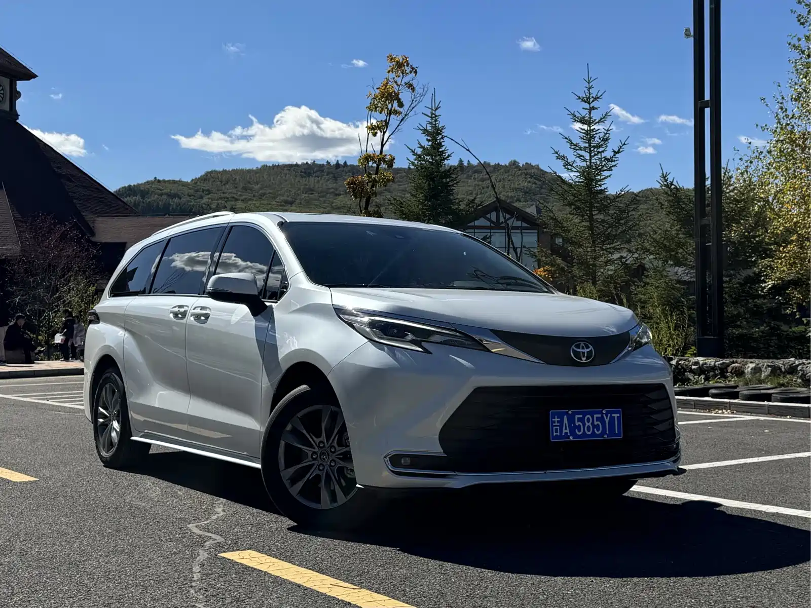 Photo 3 - Toyota Sienna