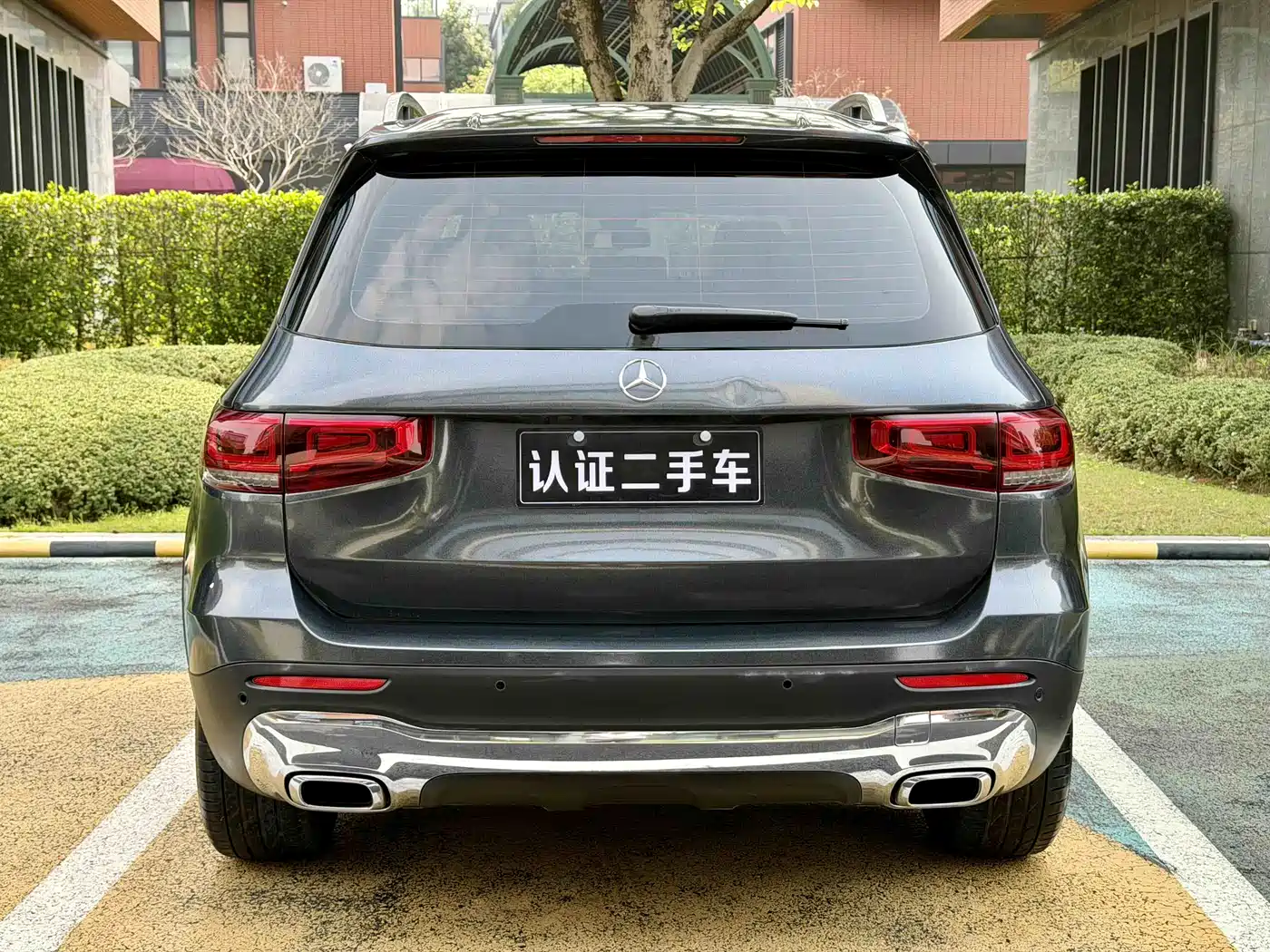 MERCEDES-BENZ GLB
