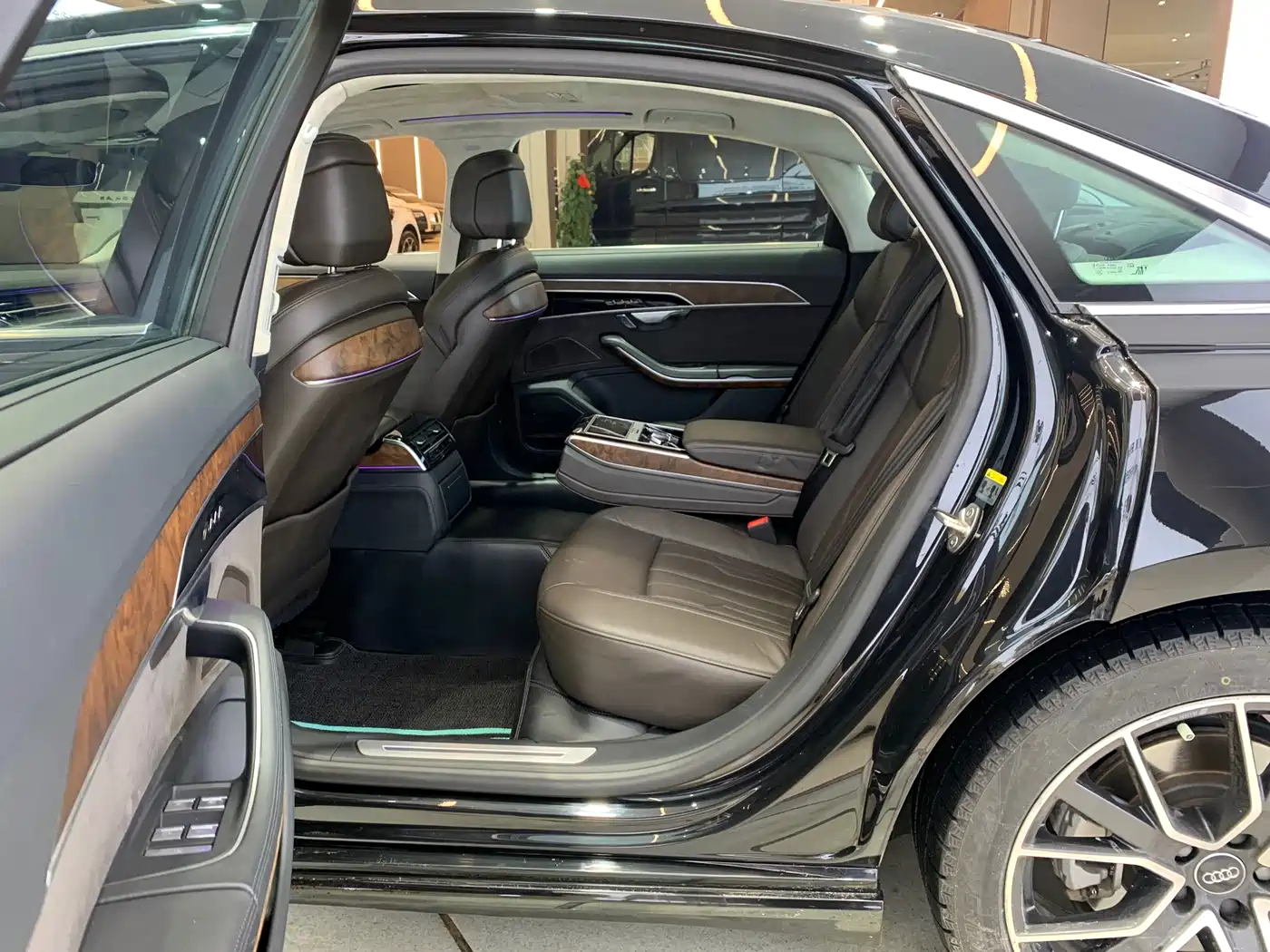 Audi A8 2019 Plus A8L 50 TFSI quattro Luxury фото 17