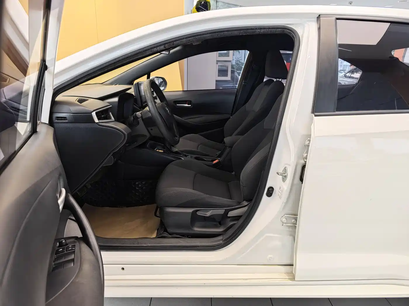 Toyota Levin 2023 TNGA 1.5L CVT Progressive фото 13