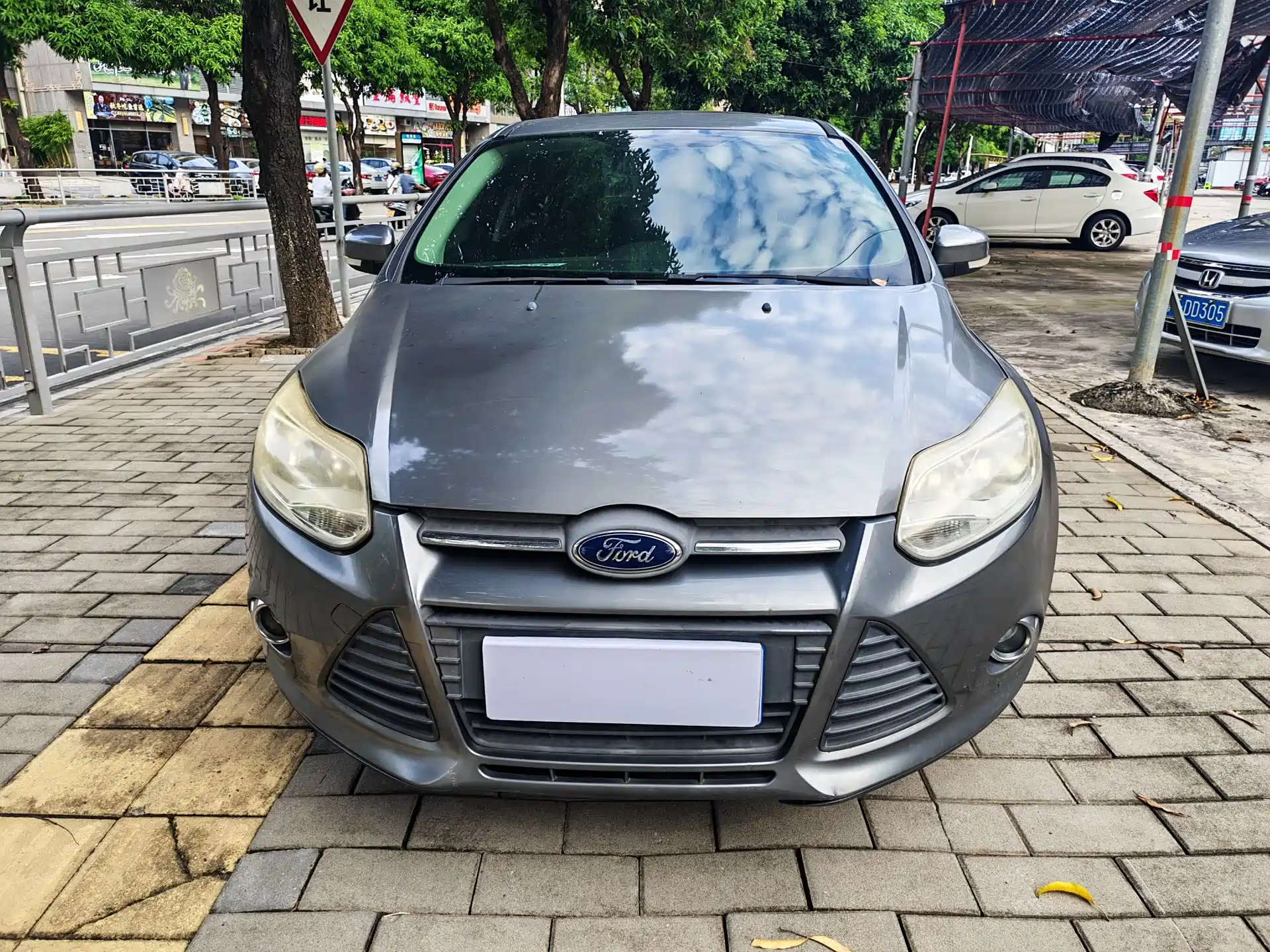 Фото 2 - Ford Focus
