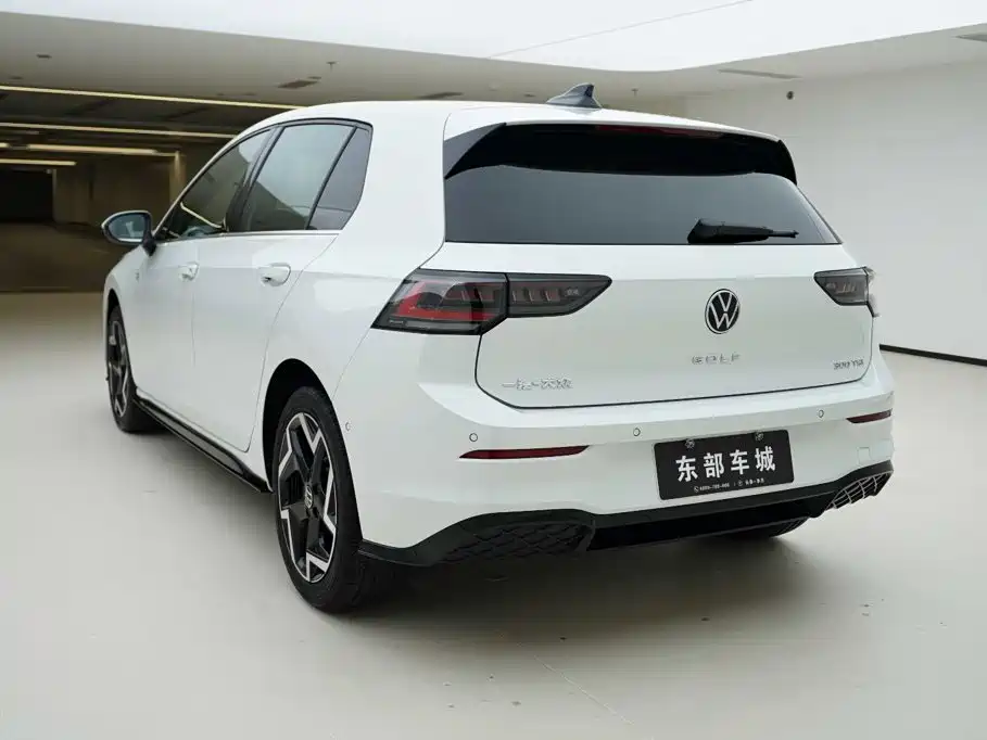 Volkswagen Golf 2025 2025 Facelift 300TSI R-Line